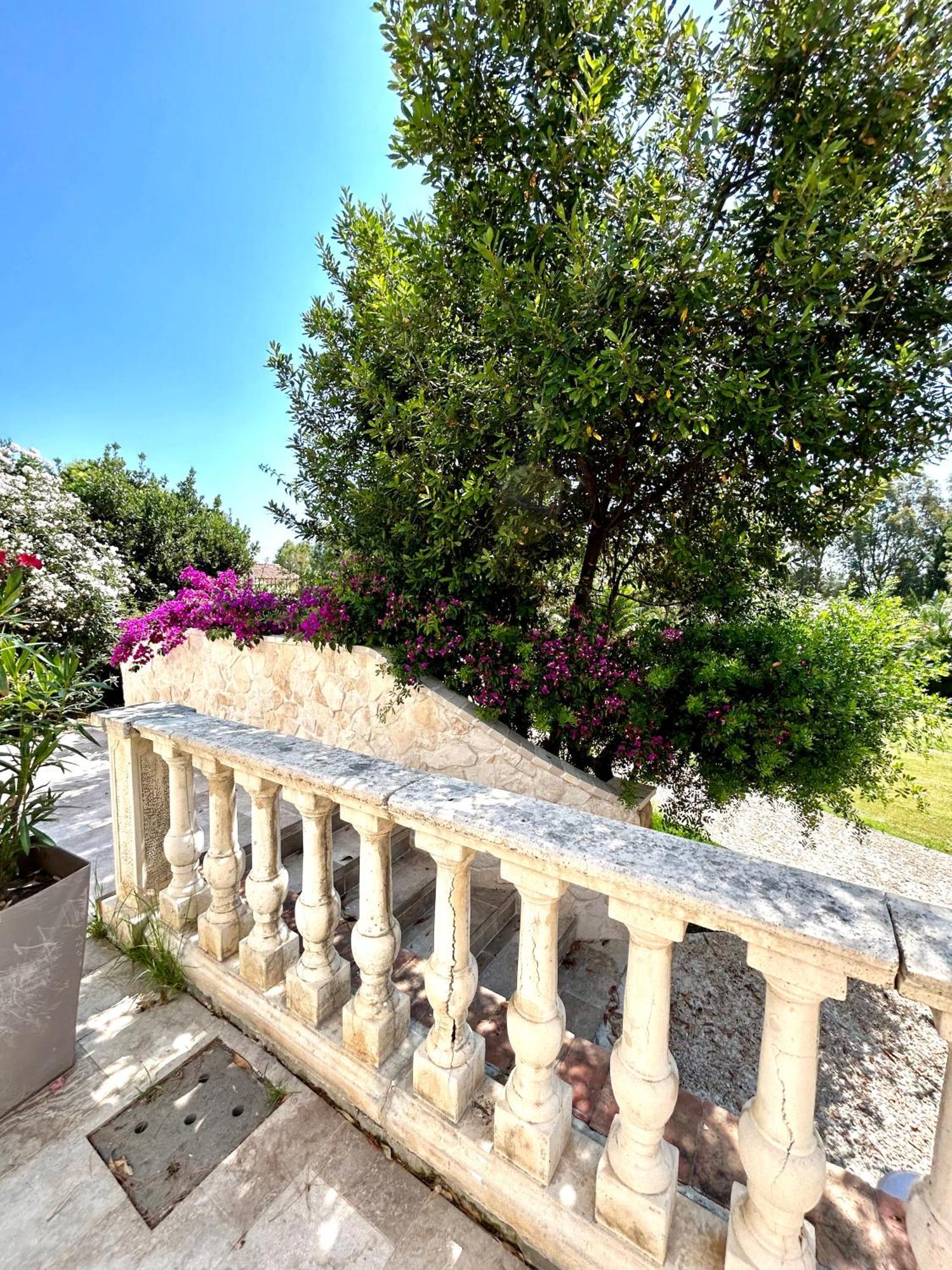 Villa Cavalieri Country Hotel بولا المظهر الخارجي الصورة